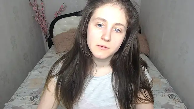 Holliy Cooper online show from 3, 6, 2026