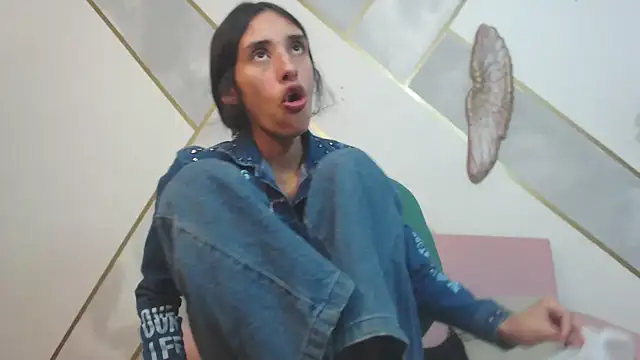 RoxanaCyrano  online show from 24, 2, 2025