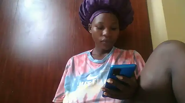 Snapshot of prettychic5 chatting on 24, 12, 2024 prettychic5 online show from 24, 12, 2024