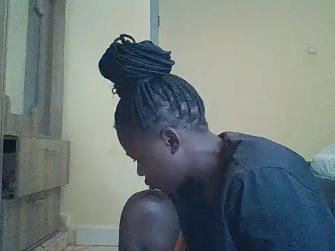 Snapshot of prettychic5 chatting on 14, 11, 2025 prettychic5 online show from 14, 11, 2025