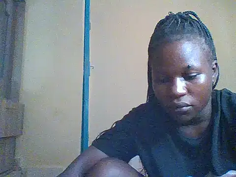 Snapshot of prettychic5 chatting on 28, 11, 2025 prettychic5 online show from 28, 11, 2025