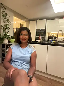Snapshot of RoseMelanie chatting on 1, 12, 2024 RoseMelanie online show from 1, 12, 2024