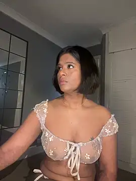Snapshot of RoseMelanie chatting on 5, 3, 2025 RoseMelanie online show from 5, 3, 2025