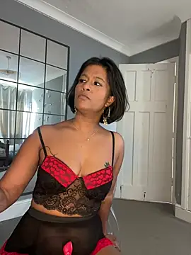 Snapshot of RoseMelanie chatting on 6, 3, 2025 RoseMelanie online show from 6, 3, 2025