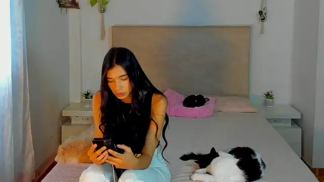 Snapshot of katt_pelaez chatting on 2, 2, 2026 katt pelaez online show from 2, 2, 2026