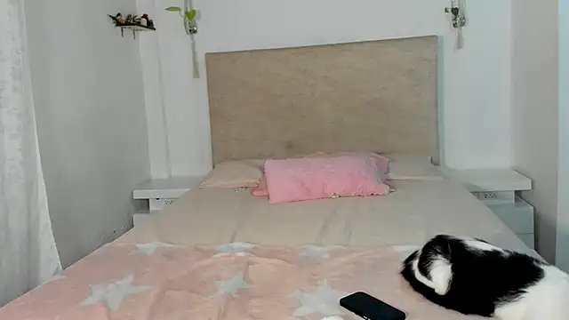 Snapshot of katt_pelaez chatting on 10, 4, 2026 katt pelaez online show from 10, 4, 2026