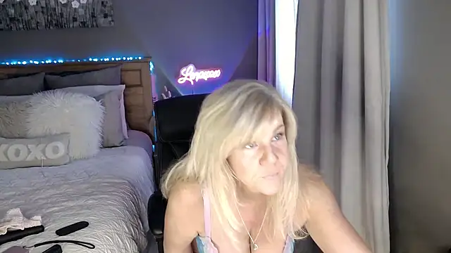 Snapshot of Lenaxox chatting on 19, 3, 2026 Lenaxox online show from 19, 3, 2026