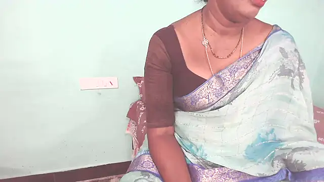Snapshot of shrutitelugu69 chatting on 5, 6, 2026 shrutitelugu69 online show from 5, 6, 2026