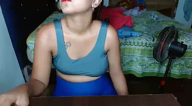 lucy hairypussy83 online show from 15, 3, 2025