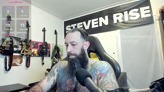 Snapshot of StevenRiseNYC chatting on 17, 12, 2025 StevenRiseNYC online show from 17, 12, 2025