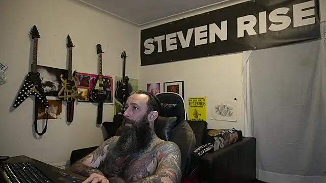 Snapshot of StevenRiseNYC chatting on 27, 5, 2026 StevenRiseNYC online show from 27, 5, 2026