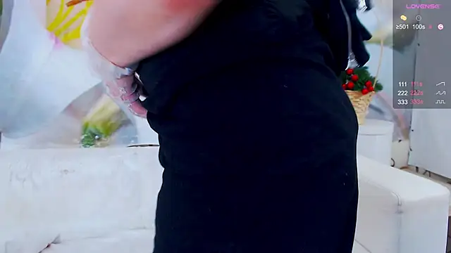 Lilly Diaz online show from 27, 3, 2026