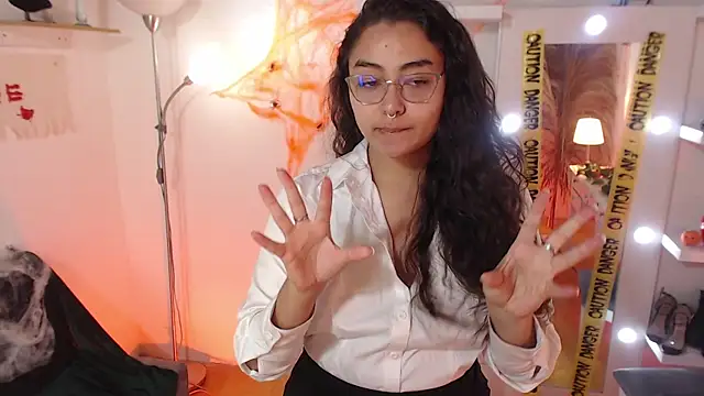  Kim  M online show from 21, 10, 2025