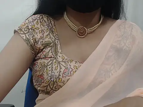 Lovely Siri 23 online show from 6, 2, 2026