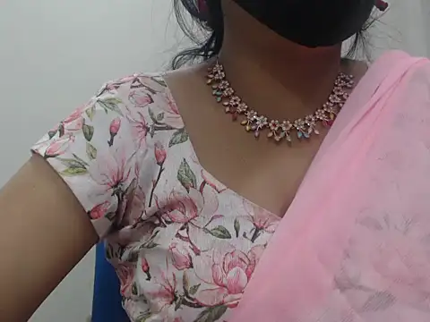 Snapshot of Lovely_Siri_23 chatting on 15, 4, 2026 Lovely Siri 23 online show from 15, 4, 2026