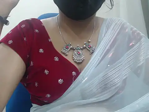 Snapshot of Lovely_Siri_23 chatting on 16, 4, 2026 Lovely Siri 23 online show from 16, 4, 2026