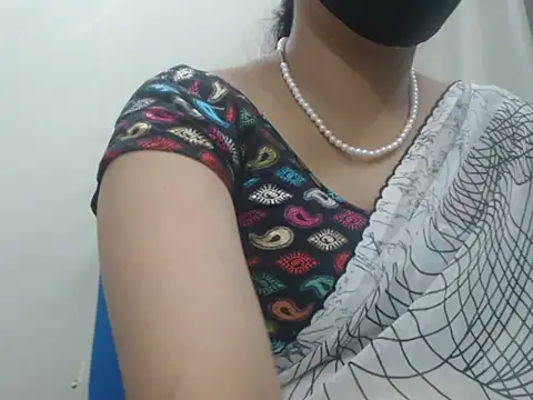 Snapshot of Lovely_Siri_23 chatting on 22, 4, 2026 Lovely Siri 23 online show from 22, 4, 2026