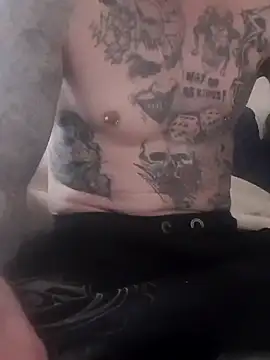 Snapshot of PIercingBoy38 chatting on 3, 2, 2025 PIercingBoy38 online show from 3, 2, 2025