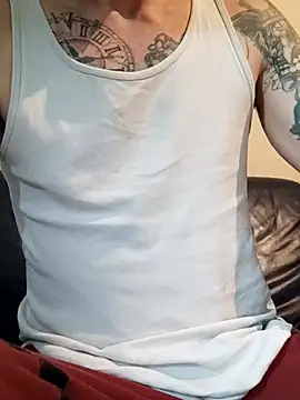 Snapshot of PIercingBoy38 chatting on 7, 10, 2025 PIercingBoy38 online show from 7, 10, 2025