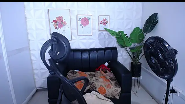 Valentinaa mature online show from 20, 12, 2025