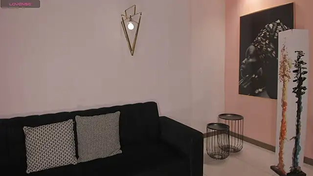 LizzHamilton   online show from 15, 1, 2026