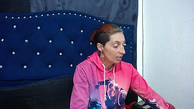 Snapshot of anyu1306 chatting on 8, 3, 2025 anyu1306 online show from 8, 3, 2025