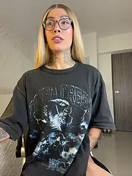 Snapshot of Miss_sagitario chatting on 6, 4, 2026 Miss sagitario online show from 6, 4, 2026