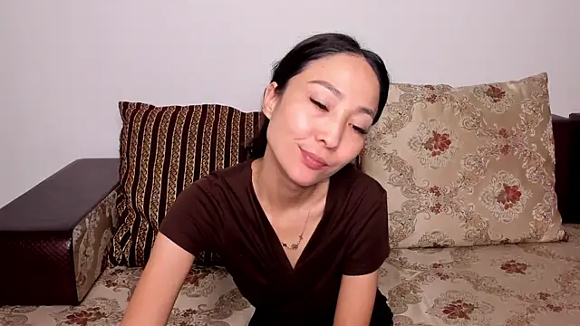 Snapshot of 1reisatumi_ chatting on 4, 5, 2026 1reisatumi online show from 4, 5, 2026