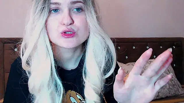 Sara4uu online show from 8, 2, 2025