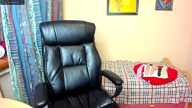 Snapshot of Yummy_Kate chatting on 20, 2, 2026 Yummy Kate online show from 20, 2, 2026