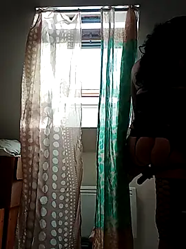 JOHANNA9MOI02 online show from 10, 11, 2025