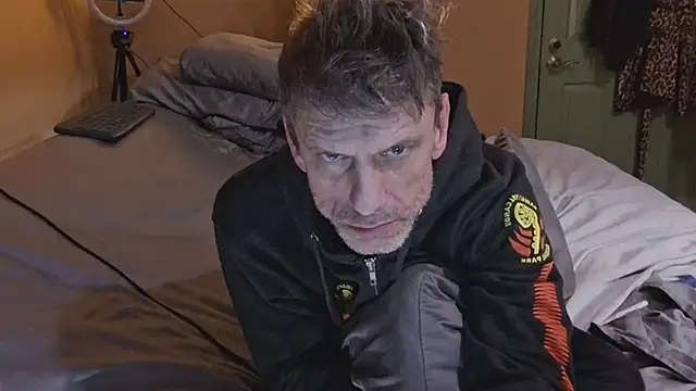 Snapshot of leahcimnikral chatting on 6, 1, 2026 leahcimnikral online show from 6, 1, 2026