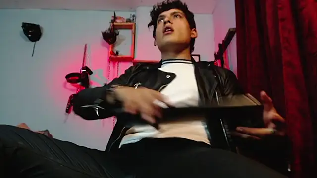 Snapshot of dom2travelersss chatting on 13, 10, 2025 dom2travelersss online show from 13, 10, 2025