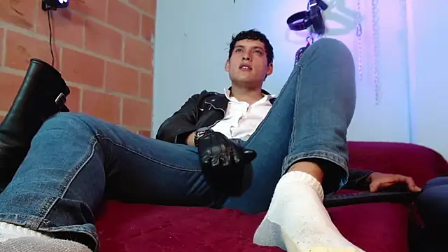 Snapshot of dom2travelersss chatting on 14, 10, 2025 dom2travelersss online show from 14, 10, 2025