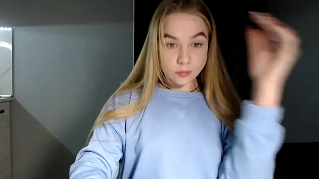 Snapshot of Sunbeam_ chatting on 6, 12, 2024 Sunbeam online show from 6, 12, 2024