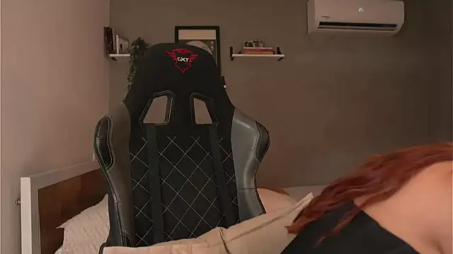 Snapshot of DaniDusan_ chatting on 9, 3, 2025 DaniDusan  online show from 9, 3, 2025