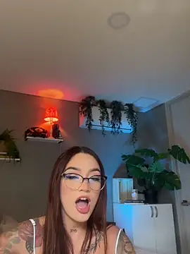 Snapshot of DaniDusan_ chatting on 2, 10, 2025 DaniDusan  online show from 2, 10, 2025