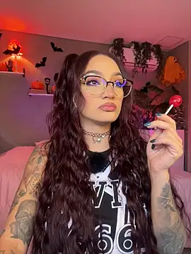 Snapshot of DaniDusan_ chatting on 28, 10, 2025 DaniDusan  online show from 28, 10, 2025