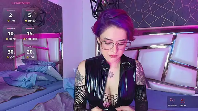 Annie Swan online show from 5, 11, 2025