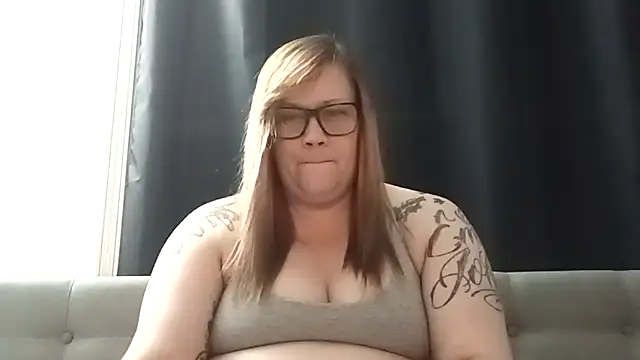 Snapshot of LIL_NELLI chatting on 26, 10, 2025 LIL NELLI online show from 26, 10, 2025